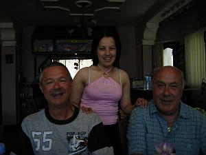 071-ORAN-Juin06-au resto.....